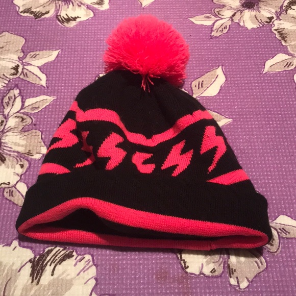 ⚡️ THREE FOR $25 🌟Pink Lightning Bolt toque ⚡️ - Picture 2 of 2